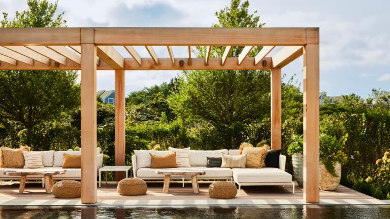 Modern Pergola Designs in Spain – Stylish Outdoor Living Solutions